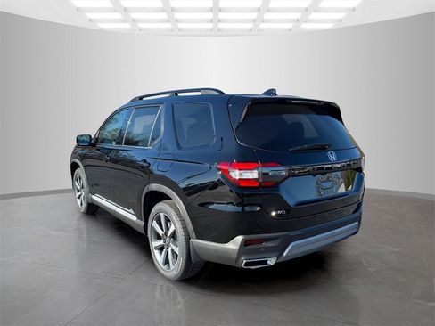 New 2025 Honda Pilot Touring image 4