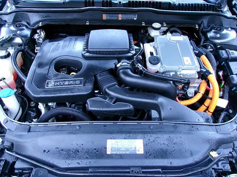 Used 2020 Ford Fusion SE FWD image 9