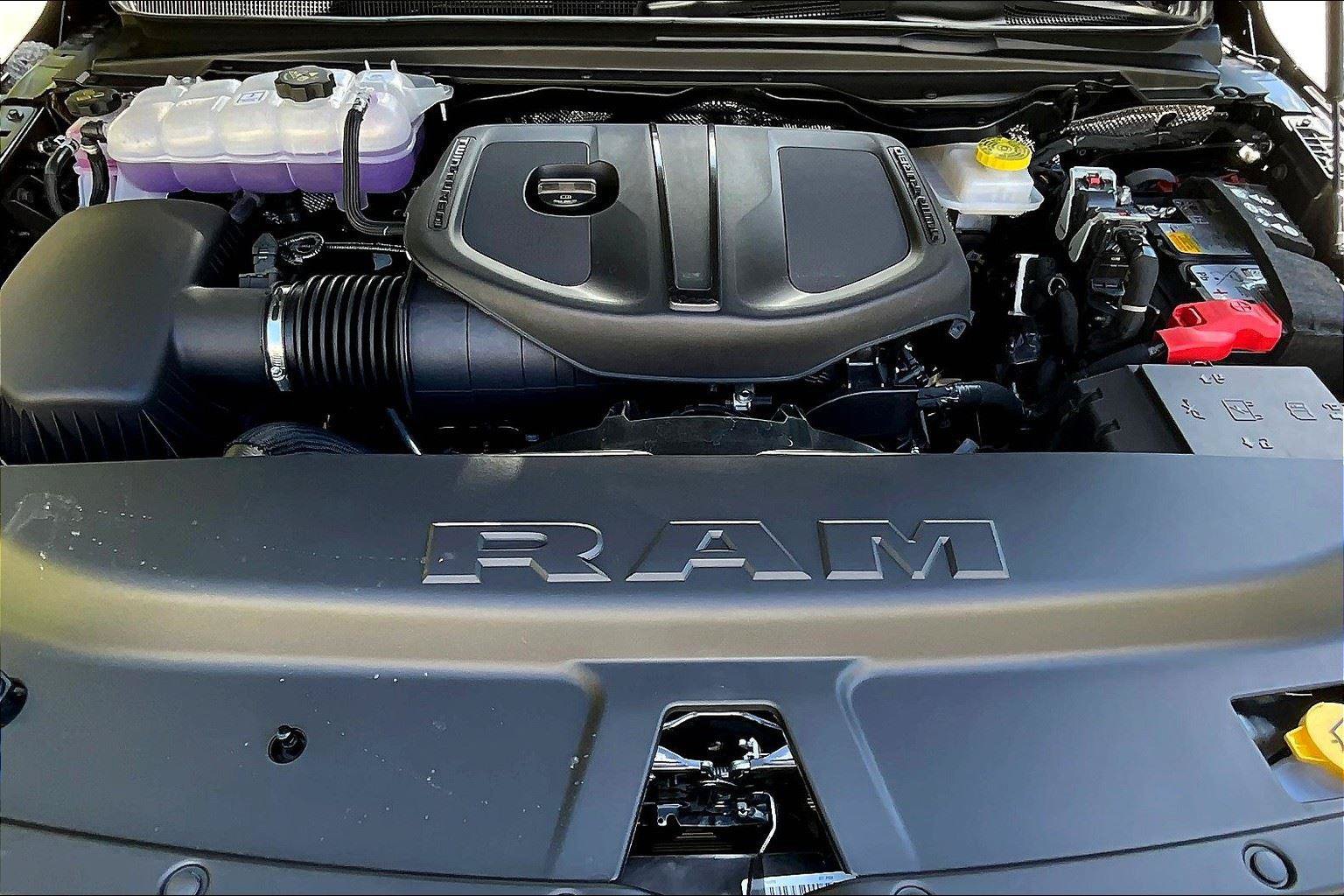 New 2026 RAM 1500 Laramie AWD/4WD image 10