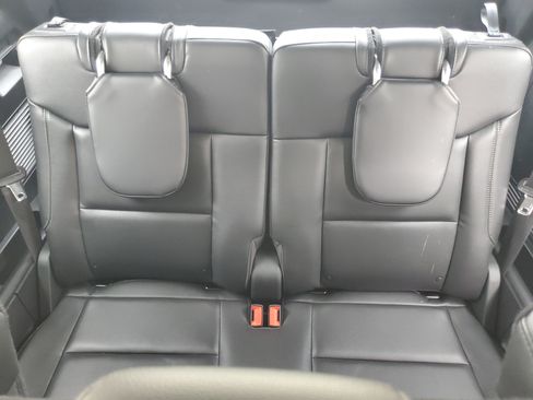 Used 2021 Ford Explorer XLT w/ Equipment Group 202A AWD/4WD image 20