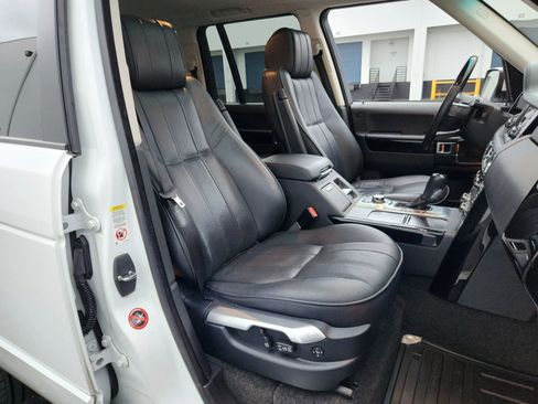 Used 2011 Land Rover Range Rover Supercharged image 24