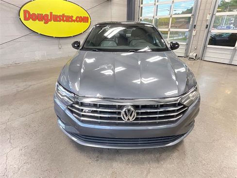 Used 2020 Volkswagen Jetta R-Line w/ R-Line Cold Weather Package FWD image 9