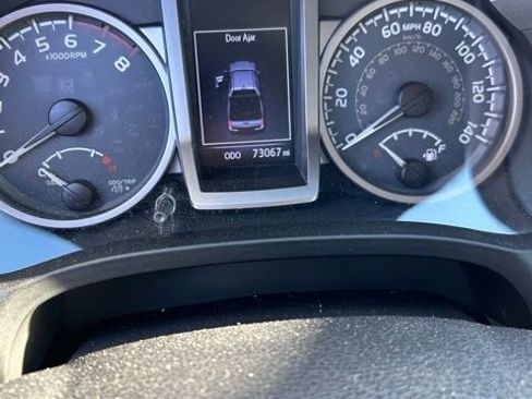 Used 2017 Toyota Tacoma SR5 image 16