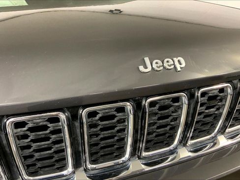 Used 2023 Jeep Grand Cherokee Limited AWD/4WD image 28