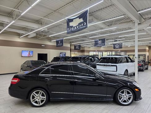 Used 2011 Mercedes-Benz E 550 Sedan image 5