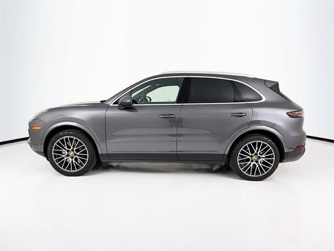 Used 2023 Porsche Cayenne S image 2