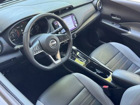 Used 2023 Nissan Kicks SR w/ SR Premium Package FWD image 15