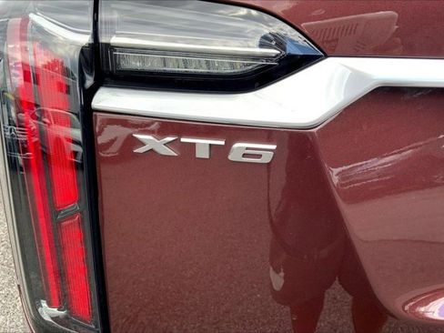 Used 2022 Cadillac XT6 Sport w/ Technology Package image 7