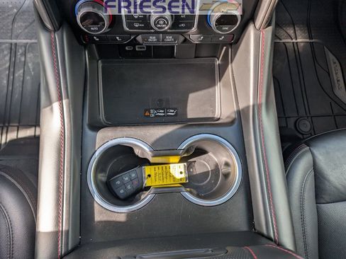 Used 2022 Chevrolet Suburban RST w/ Luxury Package image 21