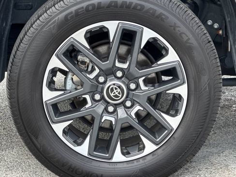 Used 2024 Toyota Tundra Limited AWD/4WD image 24