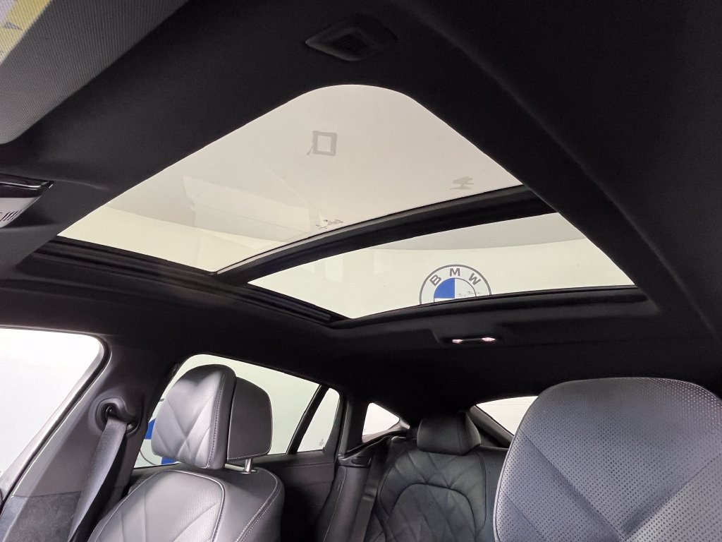 Used 2026 BMW X6 xDrive40i w/ Climate Comfort Package AWD/4WD image 31