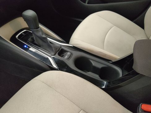 Used 2022 Toyota Corolla LE FWD image 26