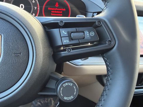 Certified 2026 Porsche Cayenne AWD/4WD image 32