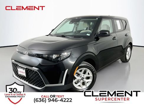 Used 2025 Kia Soul LX FWD image 1