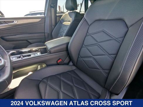 Certified 2024 Volkswagen Atlas Cross Sport SE w/ Panoramic Sunroof Package AWD/4WD image 20