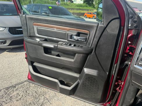 Used 2017 RAM 1500 Laramie w/ Convenience Group AWD/4WD image 25