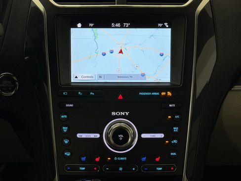 Used 2019 Ford Explorer Limited w/ Ford Safe & Smart Package FWD image 17