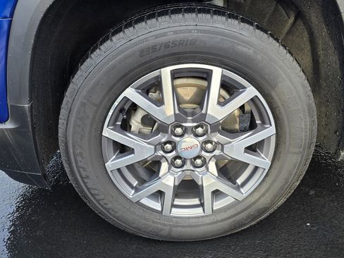 Used 2023 GMC Acadia SLT image 9