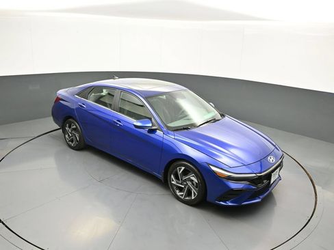 Certified 2024 Hyundai Elantra SEL w/ Convenience Package FWD image 36