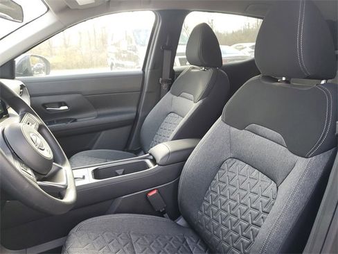 New 2026 Nissan Kicks SV image 7