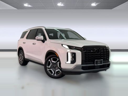 Used 2023 Hyundai Palisade Limited w/ Cargo Package FWD image 6
