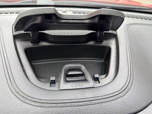 Used 2021 Jeep Cherokee Altitude image 20