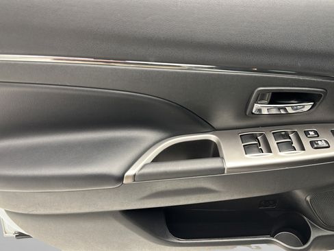 Used 2025 Mitsubishi Outlander Sport AWD image 14