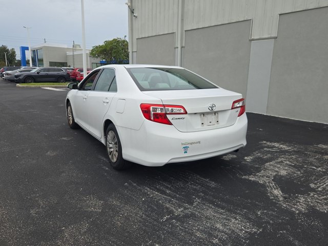 Used 2014 Toyota Camry LE FWD image 7