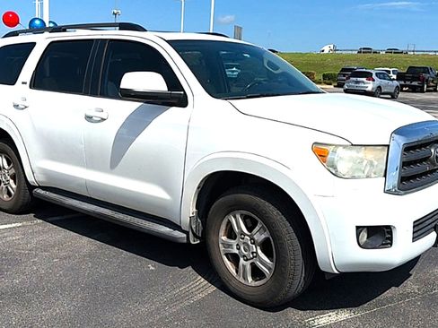 Used 2013 Toyota Sequoia SR5 RWD image 2
