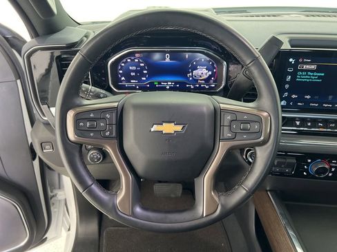 Used 2024 Chevrolet Silverado 2500 High Country w/ High Country Premium Package AWD/4WD image 10