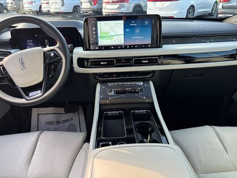 Certified 2025 Lincoln Aviator Black Label AWD/4WD image 29