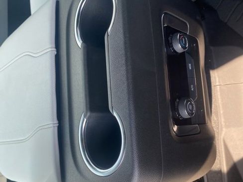 New 2025 Chevrolet Suburban Premier image 13