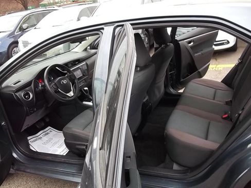 Used 2017 Toyota Corolla LE image 3