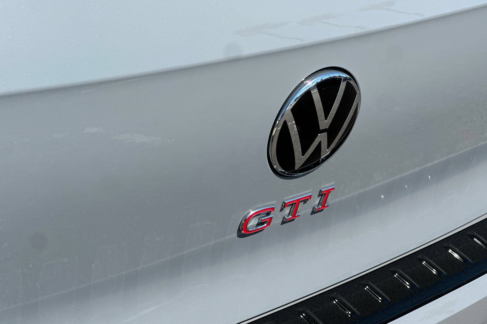 New 2026 Volkswagen GTI SE FWD image 7
