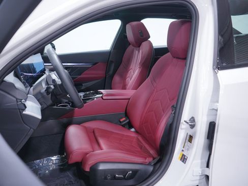 Used 2024 BMW i5 eDrive40i w/ M Sport Package image 7