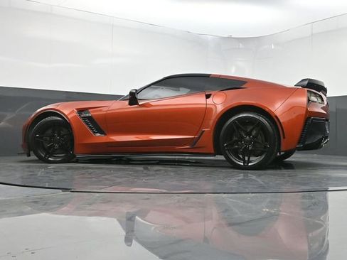 Used 2016 Chevrolet Corvette Z06 w/ 2LZ Preferred Equipment Group image 33