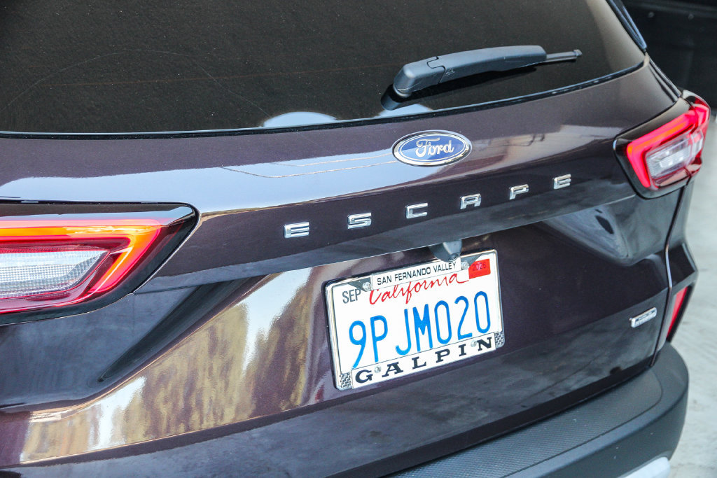 Certified 2023 Ford Escape SE w/ PHEV Premium Package FWD image 10