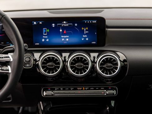 Used 2024 Mercedes-Benz CLA 250 image 14