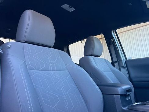 Used 2019 Toyota Tacoma TRD Sport w/ Technology Package AWD/4WD image 19