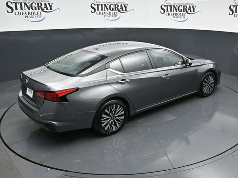 Used 2025 Nissan Altima 2.5 SV FWD image 24
