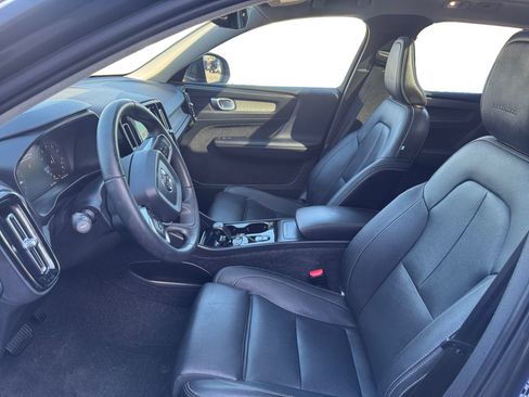 Used 2019 Volvo XC40 T5 Inscription image 16