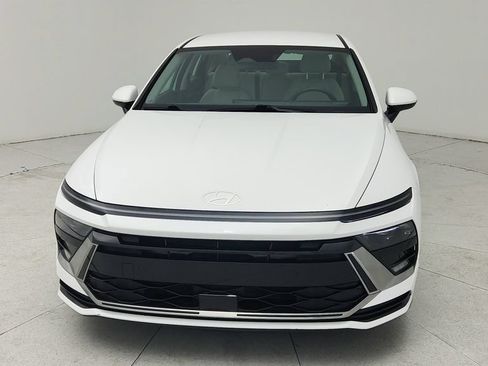 Used 2025 Hyundai Sonata SEL FWD image 2