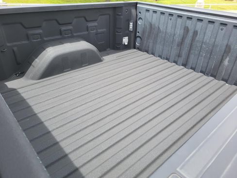 Used 2022 Chevrolet Silverado 1500 RST AWD/4WD image 11