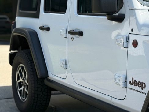 Used 2024 Jeep Wrangler Unlimited Rubicon image 10