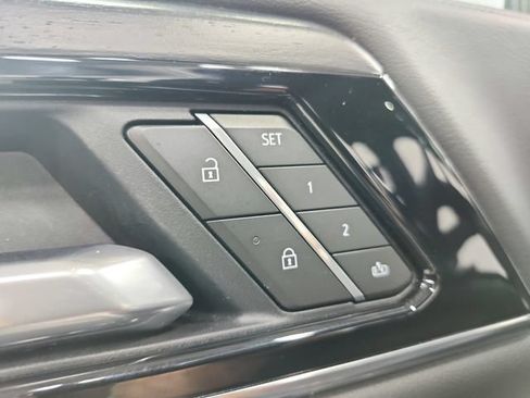 Used 2025 GMC Yukon XL Denali AWD/4WD image 22