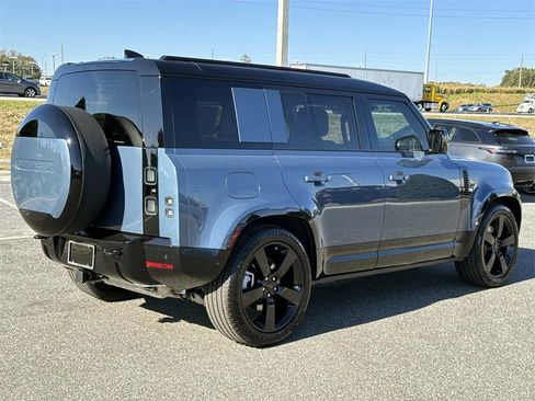 New 2026 Land Rover Defender 110 X-Dynamic SE image 5