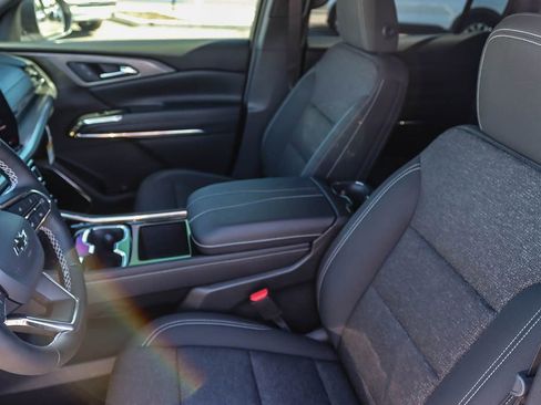 New 2026 Chevrolet Traverse LT w/ Enhanced Driving Package image 15