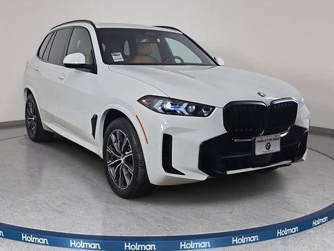 Certified 2024 BMW X5 xDrive40i w/ M Sport Package AWD/4WD image 4