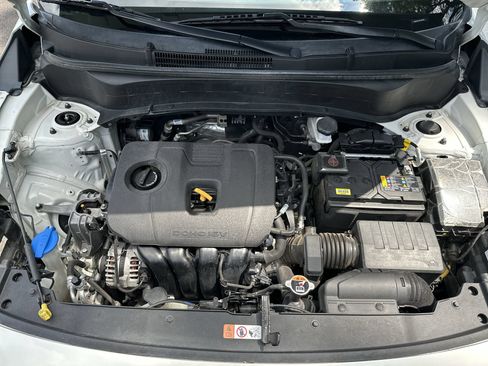 Used 2024 Kia Seltos EX FWD image 17