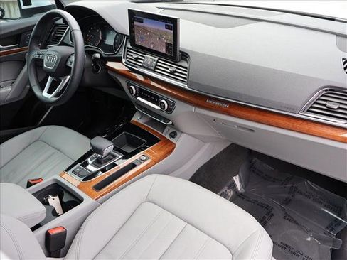 Used 2023 Audi Q5 2.0T Premium w/ Convenience Package AWD/4WD image 27